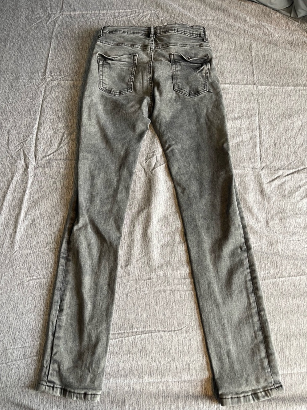 Women’s Gray Washed Skinny Jeans